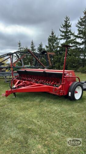 INTERNATIONAL 5100 SEED DRILL