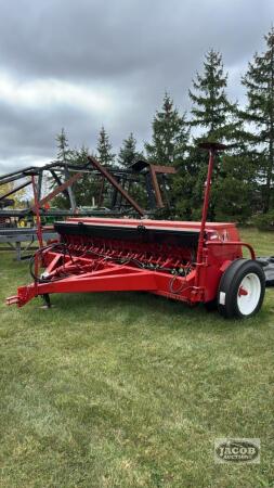 INTERNATIONAL 5100 SEED DRILL