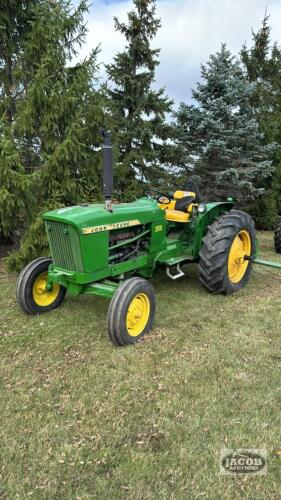 JOHN DEERE 2010 GAS TRACTOR