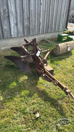 ALICE CHALMERS 2 FURROW SNAP COUPLER PLOW