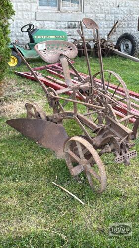 NO. 21 - 1 FURROW RIDING PLOW