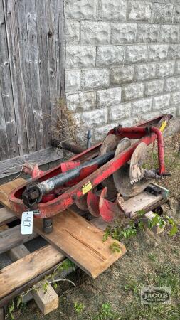 MASSEY FERGUSON 3PTH PTO POST HOLE AUGER