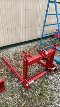 3PTH UTILITY CARRIER AND PLATFORM