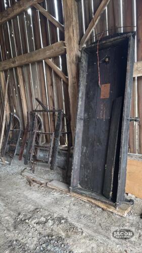 3FT X 8.5FT BOX WITH SLEIGHS