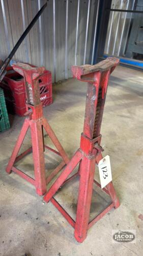PAIR OF STEEL AXLE STANDS