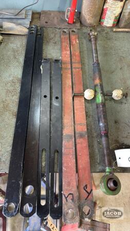 LOT OF SWAY BARS AND TOP LINK