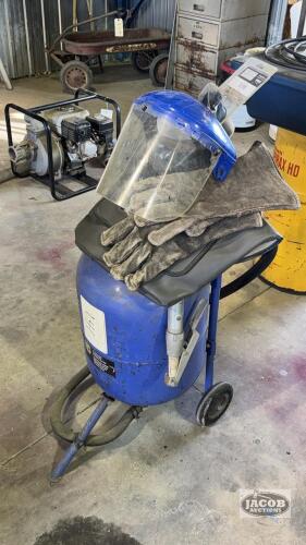 POWER FIST PORTABLE 10 GALLON SAND BLASTER