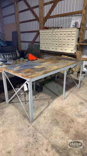 80IN X 36IN X 36IN WORKABLE