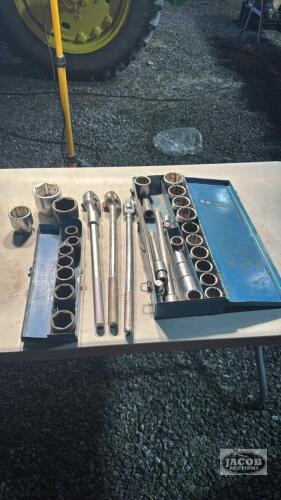 LOT OF 3/4 DRIVE SOCKETS AND RATCHETS