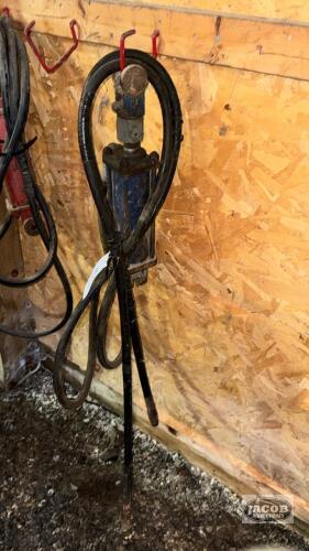 HYDRAULIC CYLINDER AND HOSES