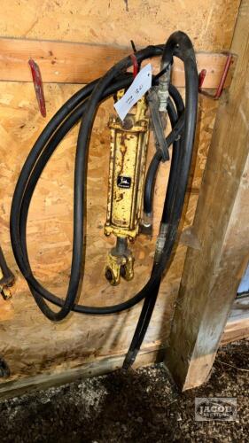JOHN DEERE HYDRAULIC CYLINDER AND HOSES