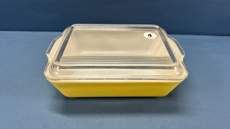 Pyrex Casserole Dish with Lid