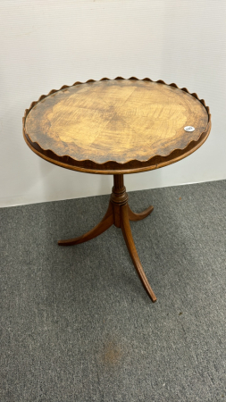 Wood Lamp Table w/Pie Crust Type Edging -See Notes