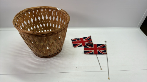 9in Wicker Lamp Shade & 2 Union Jacks 3in x 6in