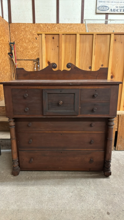 Bonnet Chest