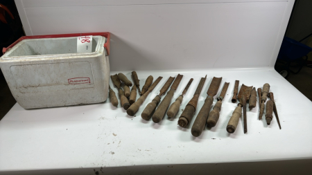 Quantity of Rusty Wood Lathe Tools