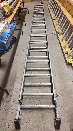 30ft Aluminum Extension Ladder