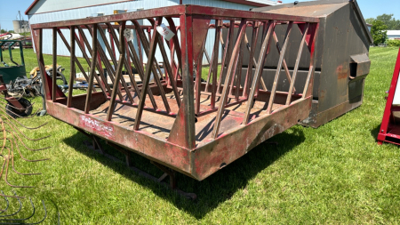 Bale Miser Bale Feeder -8ft x 7ft x 5ft High