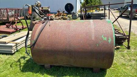 Fuel Tank Approx. 750 Gallon with 120V Pump