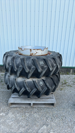 Pair of 18.4-30 T-Rail Duals with Clamps