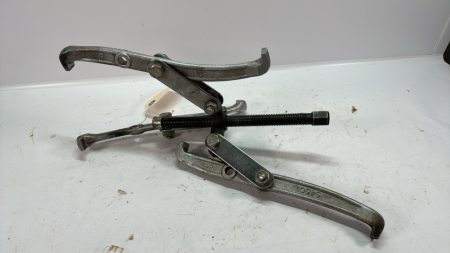 1 -3 Jaw 8in Gear Puller