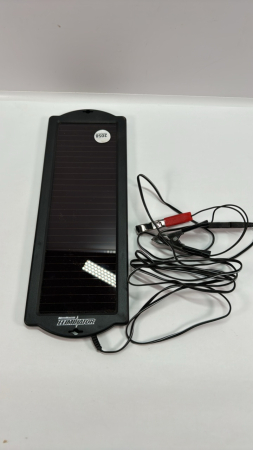 Motomaster 12V Solar Charger