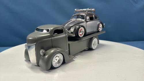 1947 Ford COE & 1959 Volkswagen Beetle 1/24 Scale by Jada