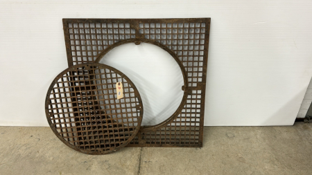 Metal Grate with Circular Insert