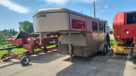 Belore 2 Horse Gooseneck Trailer