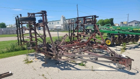 International 24ft Vibrashank Cultivator