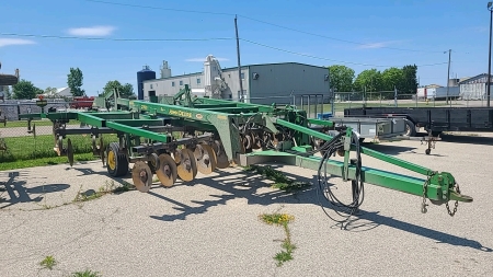 John Deere 2700 18ft Mulch Ripper