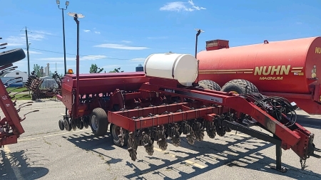 Case IH 5400 Mulch-Till No-Till 15ft 26 Run Seed Drill