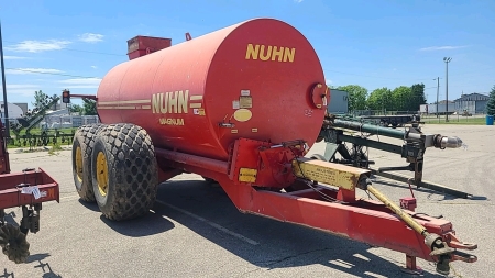 Nuhn 5000gal. Tandem Liquid Manure Spreader