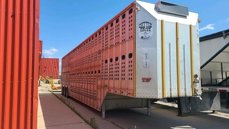 2007 Merritt Gold Line Triaxle 53ft Cattle Pot