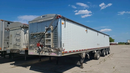 2012 Wilson Pace Setter 4-Axle 48ft Hopper Trailer