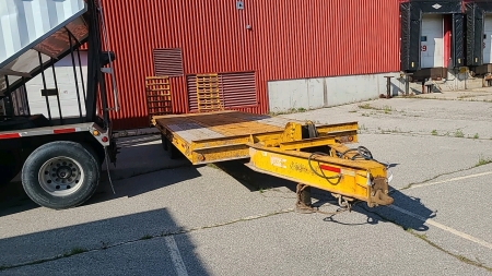 2009 AW 8.5ft x 27ft Tandem Equipment Float