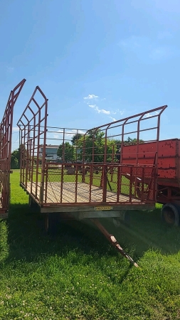 Meyers 9ft x 18ft Steel Bale Thrower Wagon