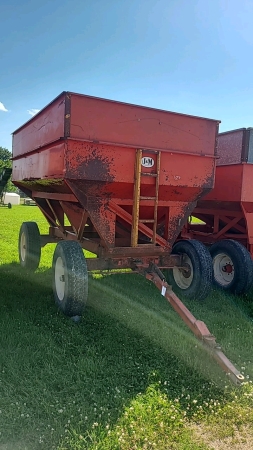 J&M 350bu Gravity Wagon