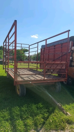 8ft x 18ft Steel Bale Thrower Wagon