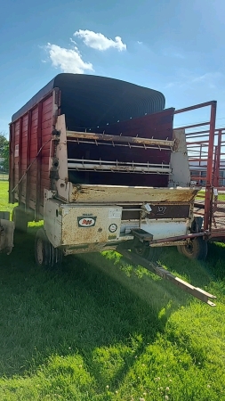 A&W 16ft Forage Wagon