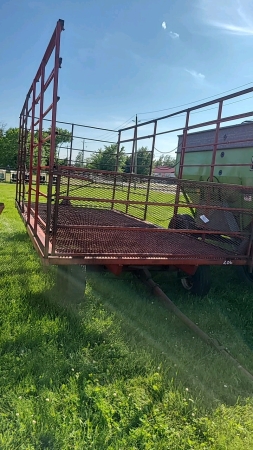 9ft x 20ft All Steel Bale Thrower Wagon