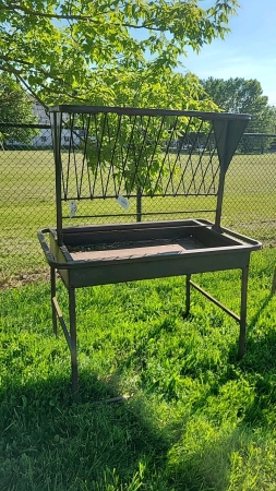 Upright Hay Feeder