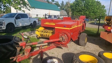 New Holland 570 Square Baler with #72 Thrower