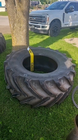 Michelin 600/65R28 Tire