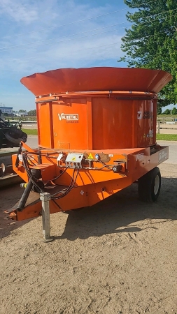 Valmetal Agri Chopper 5600 Bale Shredder