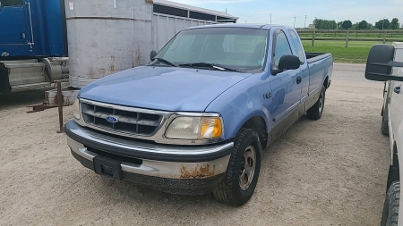 1997 Ford F150 XL 2WD Pickup