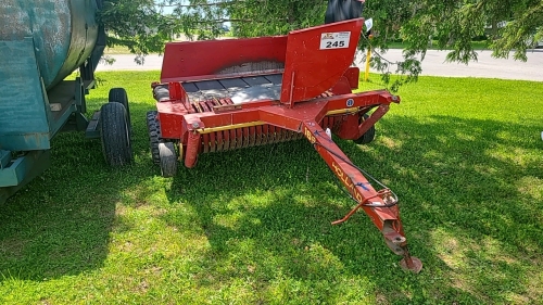 New Holland 166 Hay Inverter