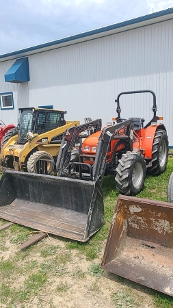 Agco GT55A MFWD Diesel Tractor w/Loader