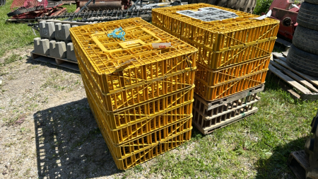 6 Chicken Crates -5 Plastic & 1 Wood