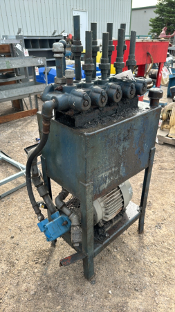 Hydraulic Pump, Tank & 4 Handle Valve Bank